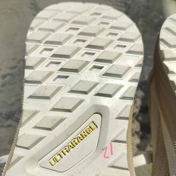 Vans Beige and White Sneakers - Picture 13 of 15